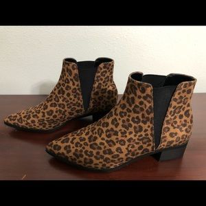 a.n.a Women’s Garwin Block Heel Booties, Leopard, size 7M